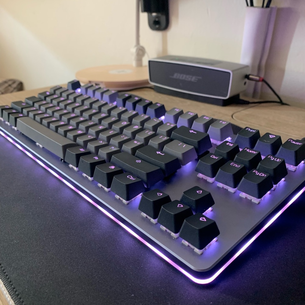 selling mass drop cntrl keyboard with akko vintage white linear switches